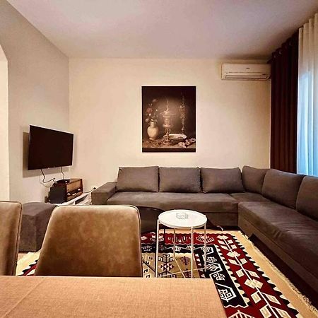Zarlett House, Pazari Ri ,Villa With Garden,Parking Тирана Екстер'єр фото